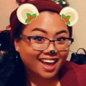 Meet your Posher, Mona